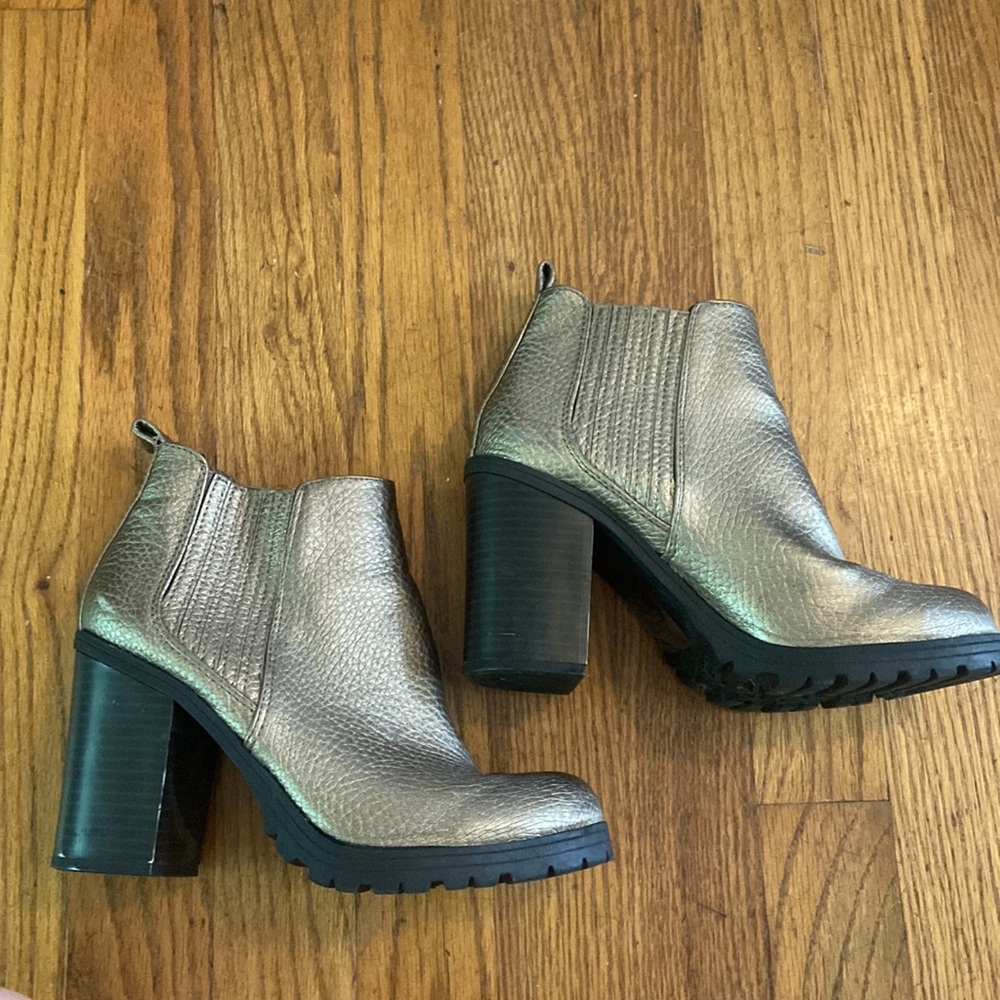 Silver/Metallic booties - Picture 3 of 4